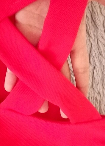 Mercan sırt dekolteli elbise  - Görsel 2