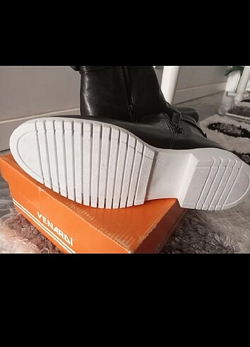 Siyah bot - Görsel 2