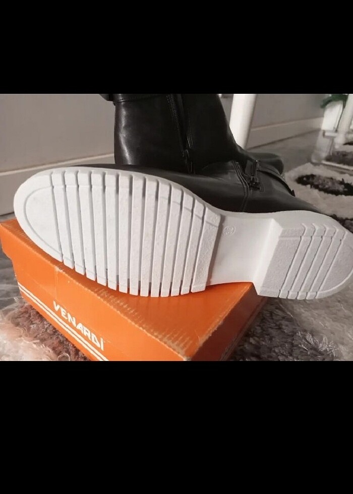 Siyah bot - Görsel 2