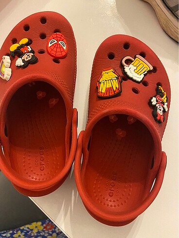 25 Beden kırmızı Renk Crocs terlik