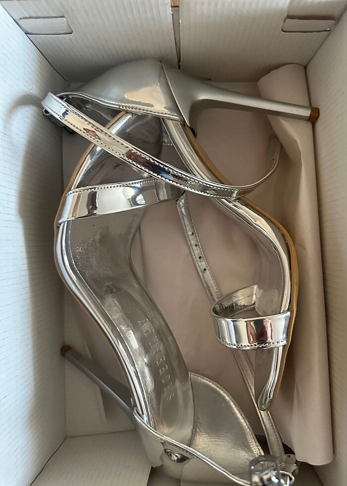 Topuklu ayakkabı - Görsel 3