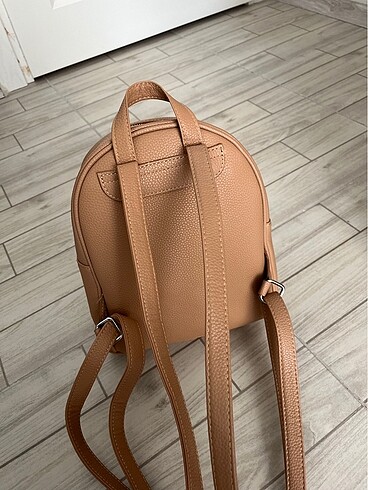 Beden ten rengi Renk Pull and bear sırt çantası