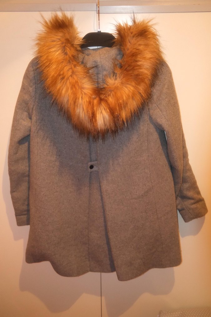 Gri Yünlü Kürklü Kaban - Görsel 2