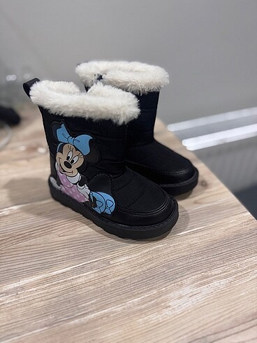 LC Waikiki Bebek kar bot çizme