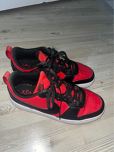 Nike nike court