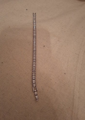 Zincir Detaylı Yılan Desenli Gri Bej Bileklik - Görsel 2