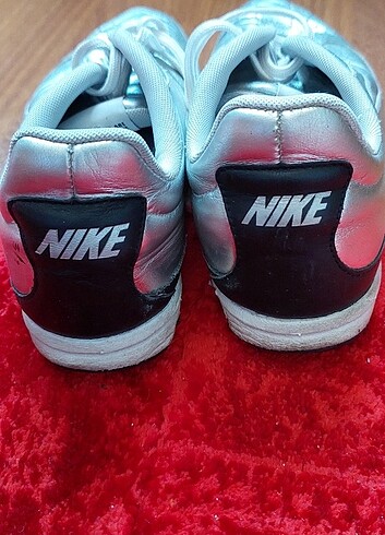 37 Beden Gümüş rengi orjinal Nike spor ayakkabı 