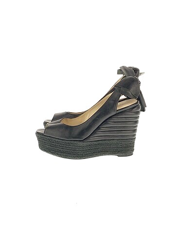 Nine West Dolgu Topuk %70 İndirimli.