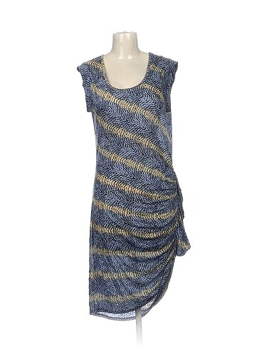 BCBG Maxazria Kısa Elbise %70 İndirimli.