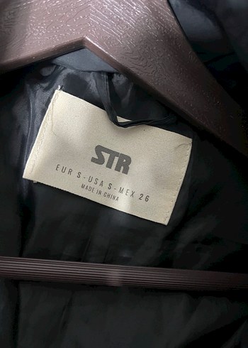 Siyah Fermuarlı Yüksek Yakalı Kadın Mont - Görsel 2