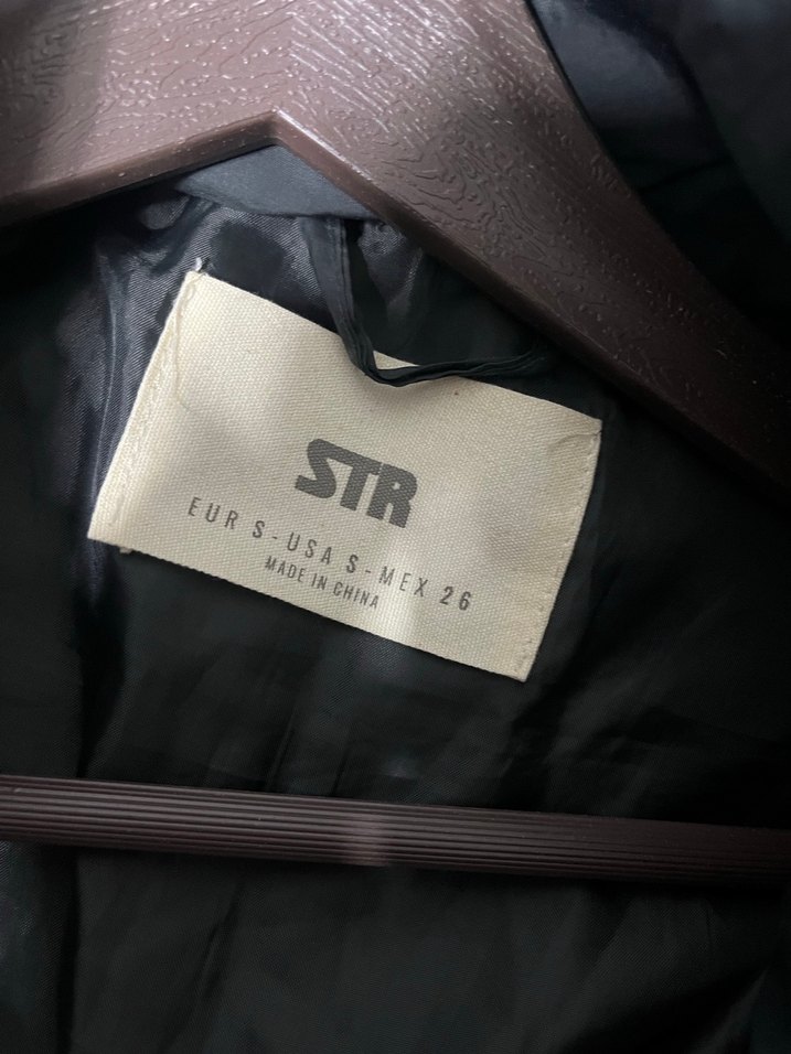 Siyah Fermuarlı Yüksek Yakalı Kadın Mont - Görsel 2