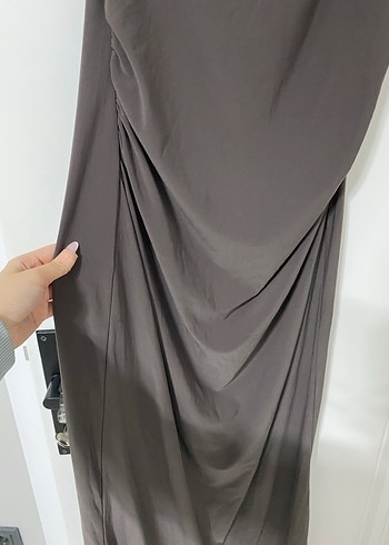 Gri Kolsuz Drapeli Uzun Keten Elbise - Görsel 3