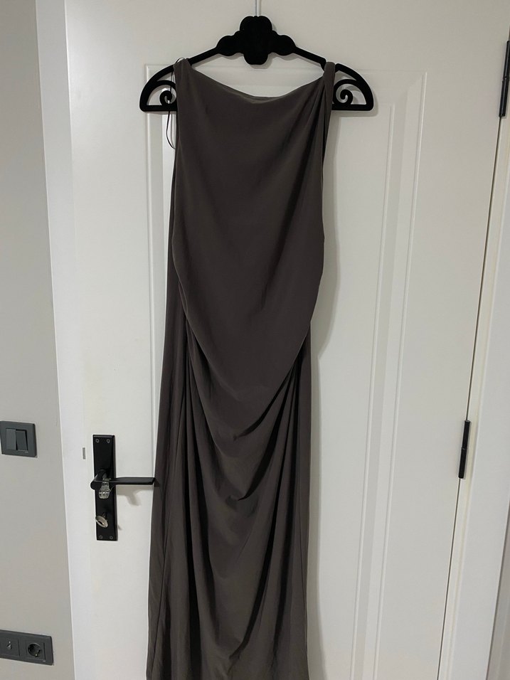 Gri Kolsuz Drapeli Uzun Keten Elbise - Görsel 2