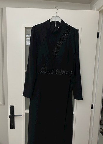 Siyah Uzun Kollu Gotik V Yakalı Elbise - Görsel 2