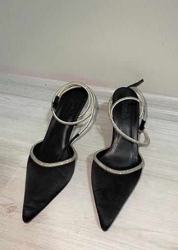 Siyah Parlak Stiletto Kadın Topuklu Ayakkabı - Görsel 2