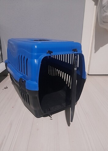 Kedi ve köpek taşıma kabı