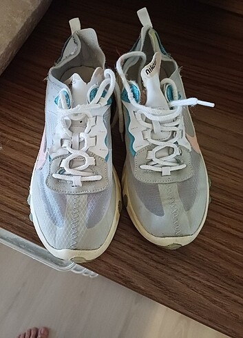 37 Beden beyaz Renk Nike spor ayakkabı 