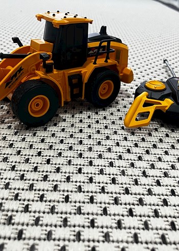 Sarı Kum Kamyonu Uzaktan Kumandalı Oyuncak - Görsel 2