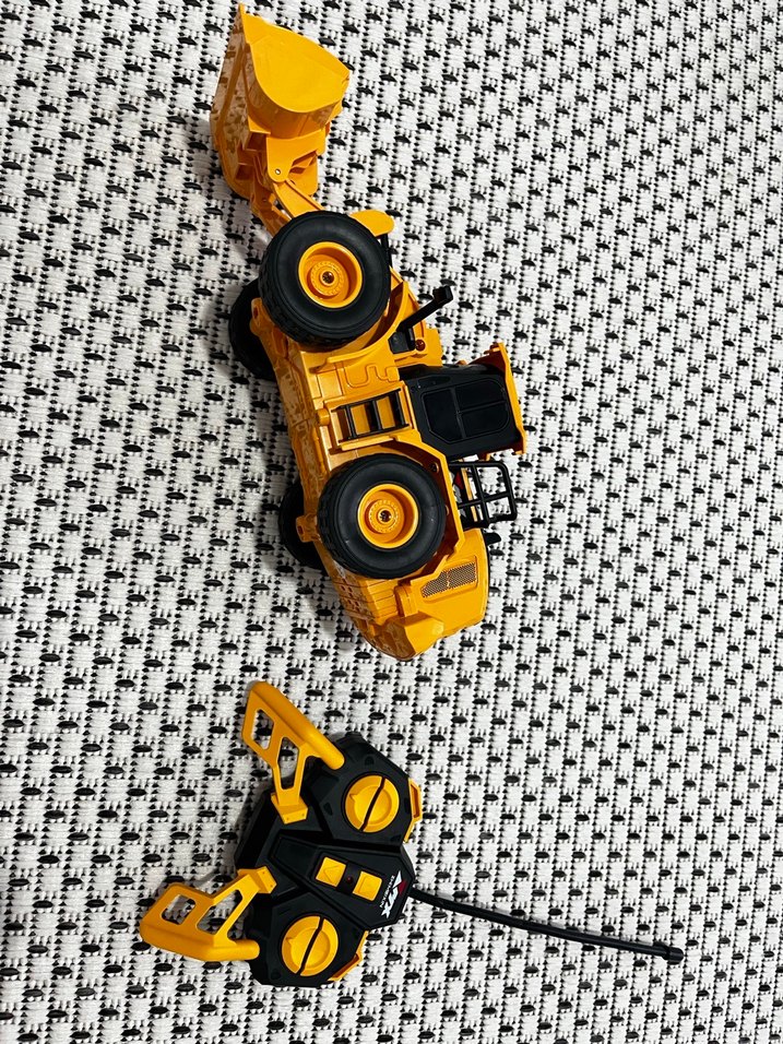 Sarı Kum Kamyonu Uzaktan Kumandalı Oyuncak - Görsel 3