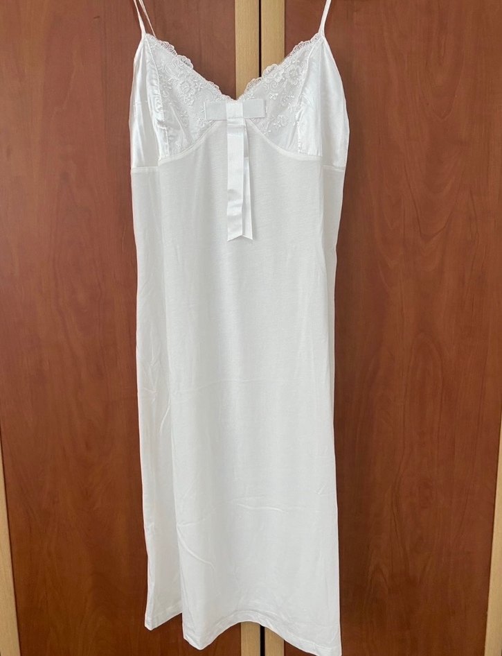 Nakışlı Beyaz Uzun Kollu Kadın Sabahlık - Görsel 2