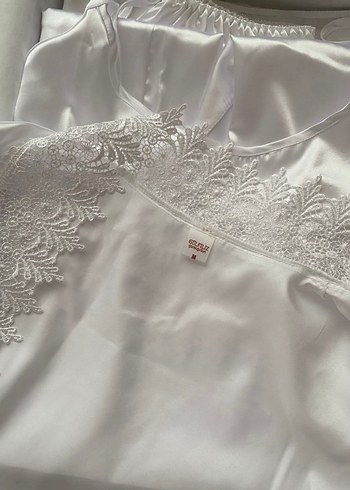 Beyaz Nakışlı Uzun Kadın Sabahlık - Görsel 3