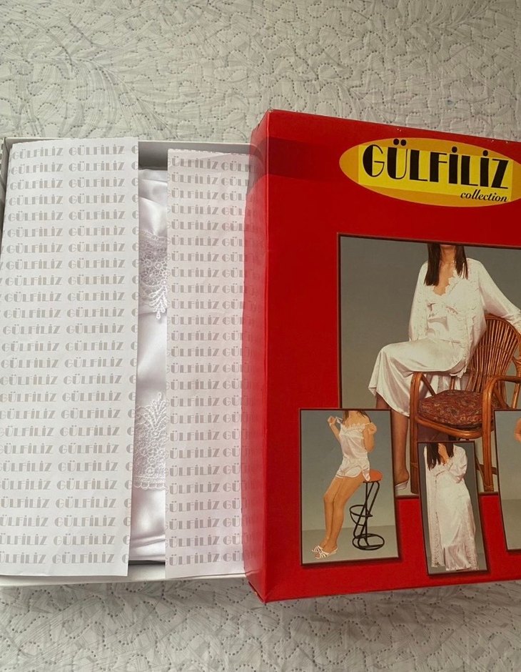 Beyaz Nakışlı Uzun Kadın Sabahlık - Görsel 5