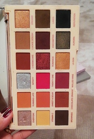 Makeup Revolution Sophx Extra Spice Far Paleti