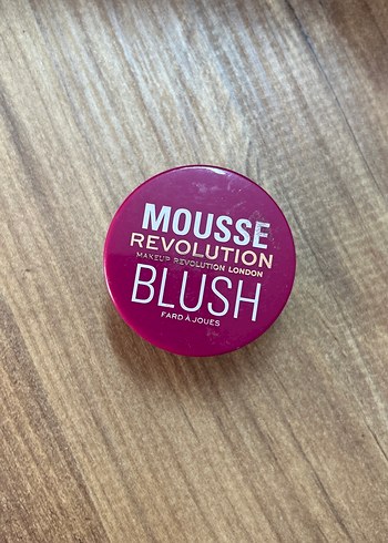 Mousse Revolution Burgundy Allık