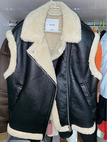 Bershka Yelek