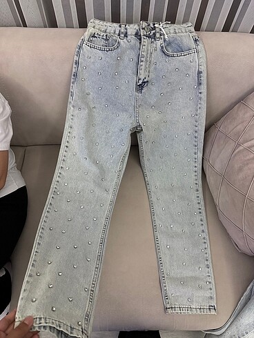 Yeni etiketli blue jean