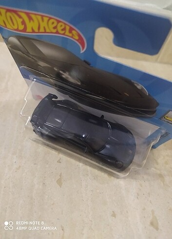  Beden Renk Hot wheels Porsche 911 GT3 kutusunda. 