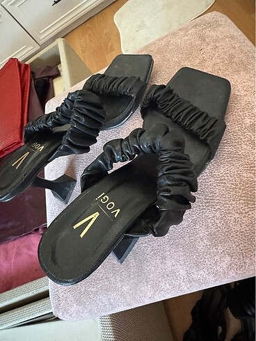 Vogue Ayağıma olmadığı için bir kez giydim