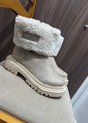 Bej Tüylü Platform Topuklu Kadın Bot - Görsel 3