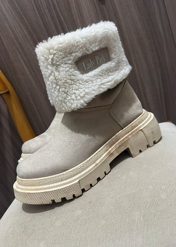 Bej Tüylü Platform Topuklu Kadın Bot - Görsel 2