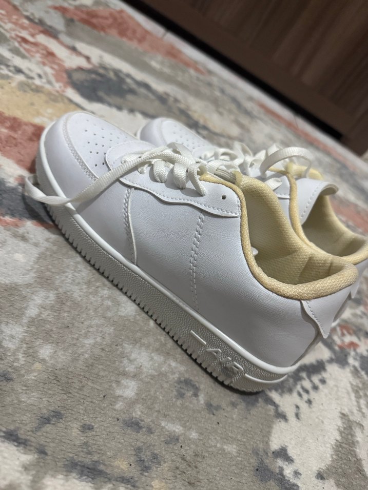 Beyaz Kadın Spor Ayakkabı Velcro Detaylı - Görsel 3