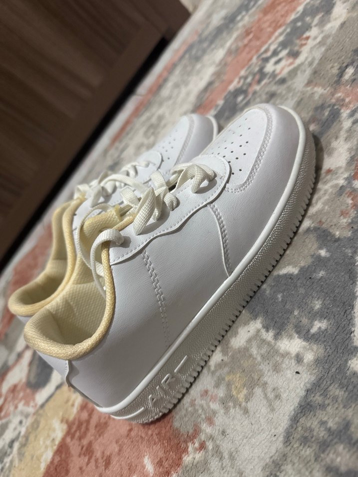 Beyaz Kadın Spor Ayakkabı Velcro Detaylı - Görsel 2