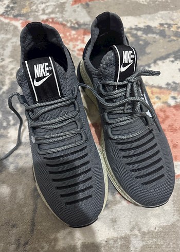 Gri Yılan Desenli Bağcıklı Spor Ayakkabı - Görsel 5