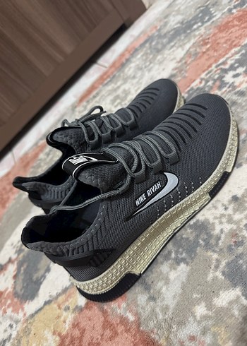 Gri Yılan Desenli Bağcıklı Spor Ayakkabı - Görsel 2