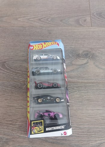 Çok Renkli Hot Wheels Oyuncak Araba Seti