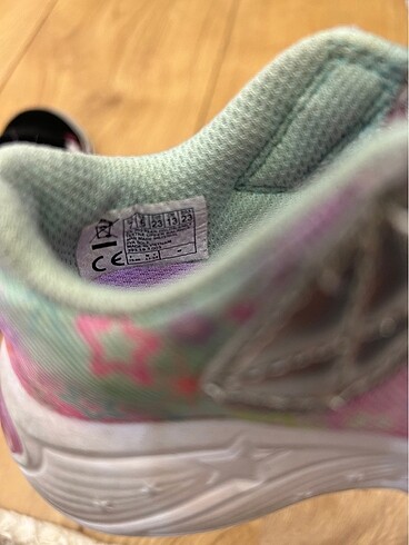 23 Beden Kız çocuk skechers spor ayakkabı