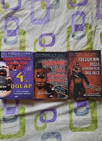 Gümüş Gözler Kitap / Anormaller Kitap / Fnaf Kitap 3 tane