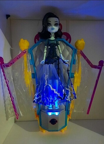  Beden Monster High Freaky Fusion Kabin