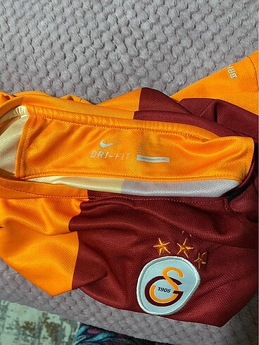 Galatasaray 2015-2016 ilk 4 yıldızlı forma