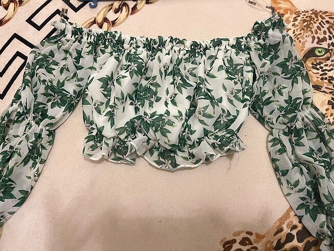 Zara Bluzz