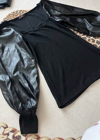 Siyah Deri Kollu Kare Yaka Fitted Bluz - Görsel 5