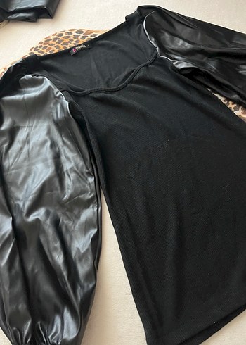 Siyah Deri Kollu Kare Yaka Fitted Bluz - Görsel 3