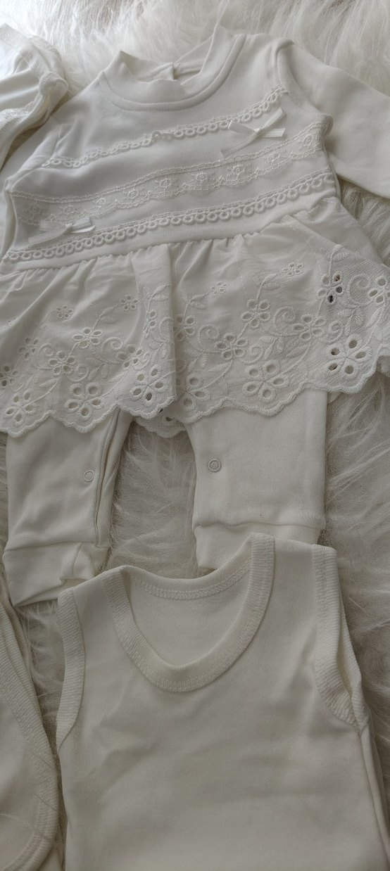 Dantel Detaylı Beyaz Bebek Hastane Kıyafeti - Görsel 4