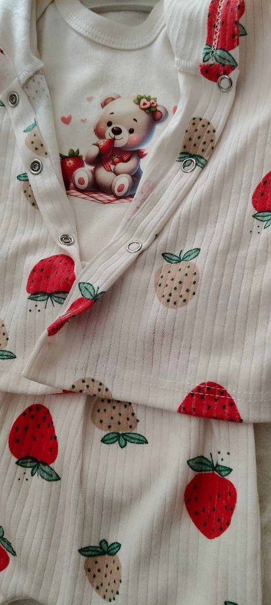 Çilek Desenli Beyaz Bebek Kız Takımı - Görsel 3