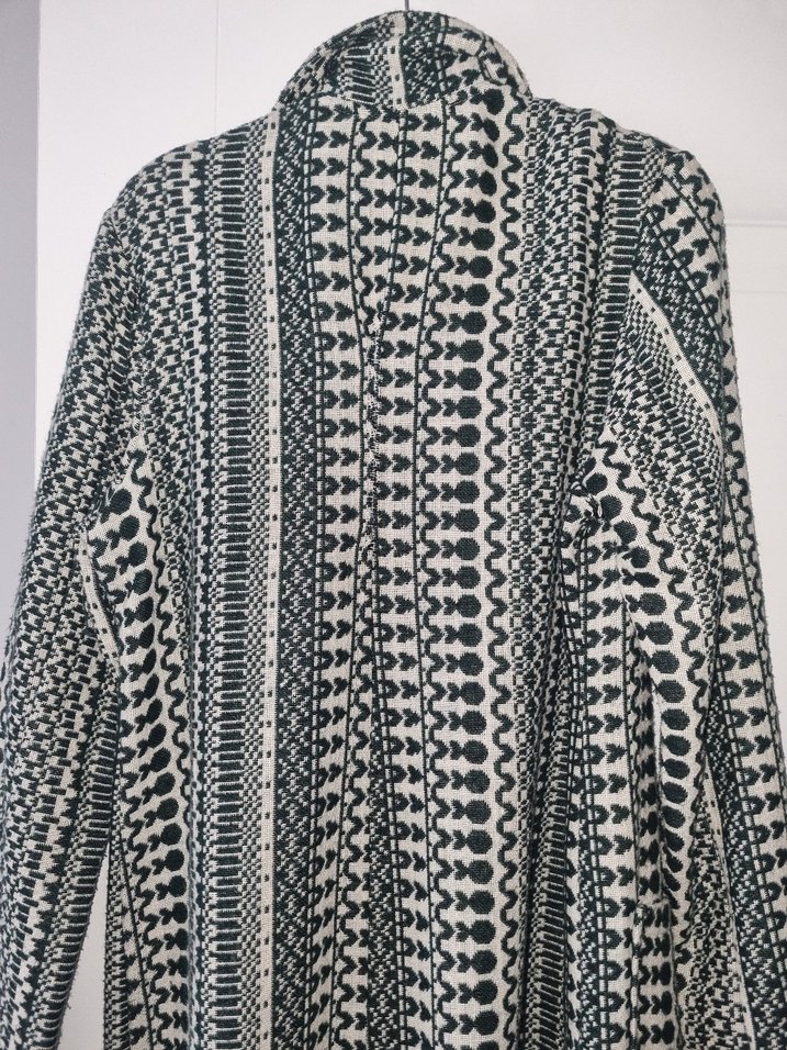 Gri Yılan Desenli Uzun Kadın Kaban - Görsel 4