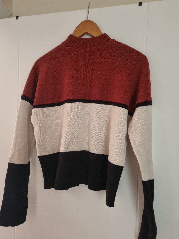 Bordo Renkli Yüksek Yakalı Kadın Kazak - Görsel 2